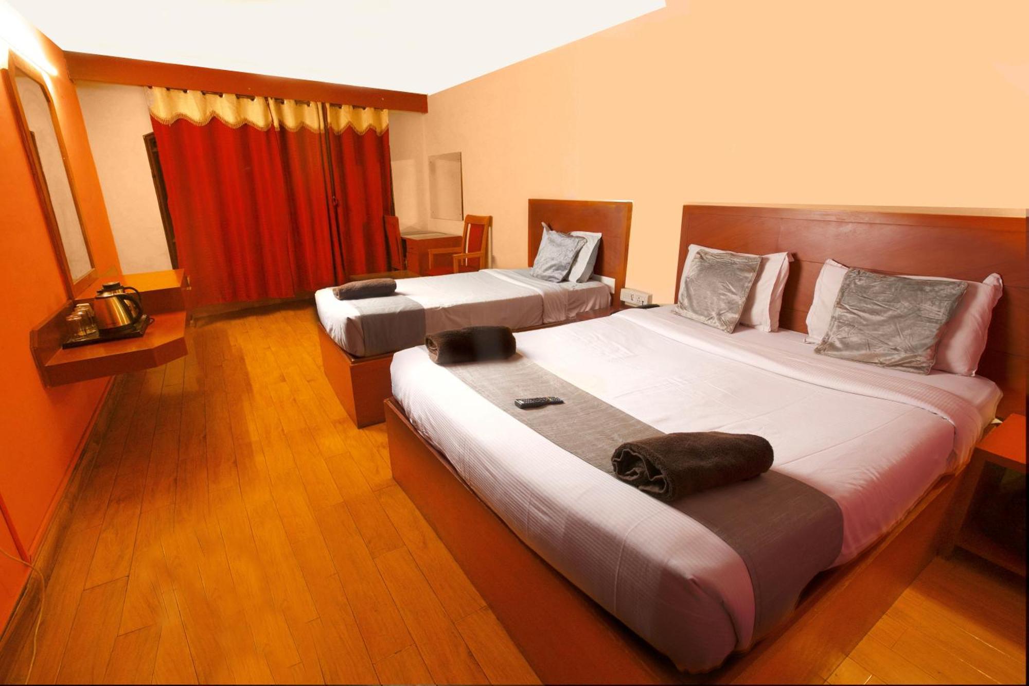 Devi Enterprises - Hotel Khems Ooty Exterior foto